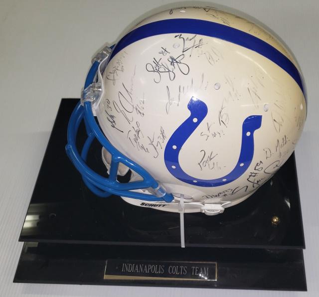 INDIANAPOLIS COLTS TEAM SIGNED HELMET (1 of 7)