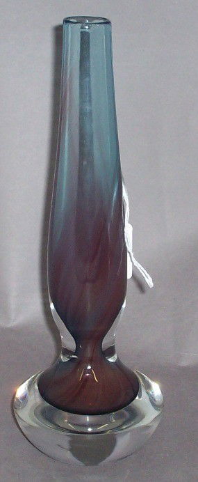 ***ORREFORS EXPO ART GLASS VASE: Signed on underside ''Orrefors Expo 2643'' (possibly signed N.U.), approximate height 10 1/2''.