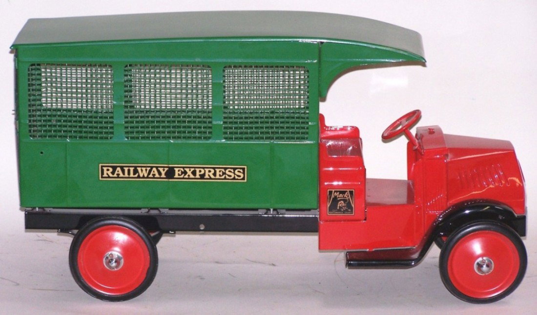 ***STEELCRAFT MACK RAILWAY EXPRESS TRUCK - 3