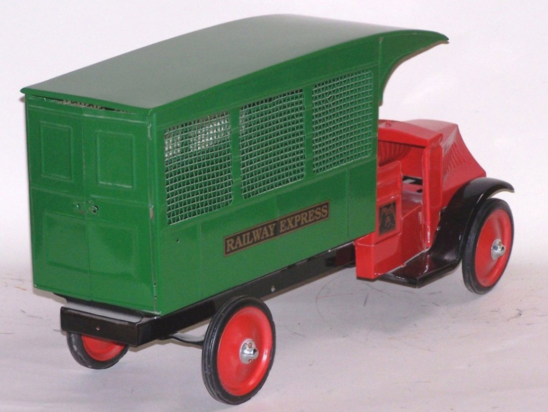 ***STEELCRAFT MACK RAILWAY EXPRESS TRUCK - 4