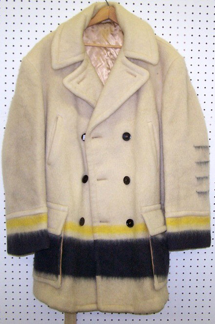 ***EARLY'S WITNEY POINT BLANKET JACKET: ***EARLY'S WITNEY POINT BLANKET JACKET| In colors of cream, yellow and black.
