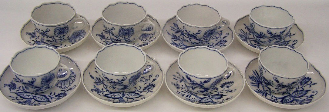 ***SET OF 8 MEISSEN PORCELAIN BLUE ONION CUPS & S: All having Meissen blue crossed swords mark on base.