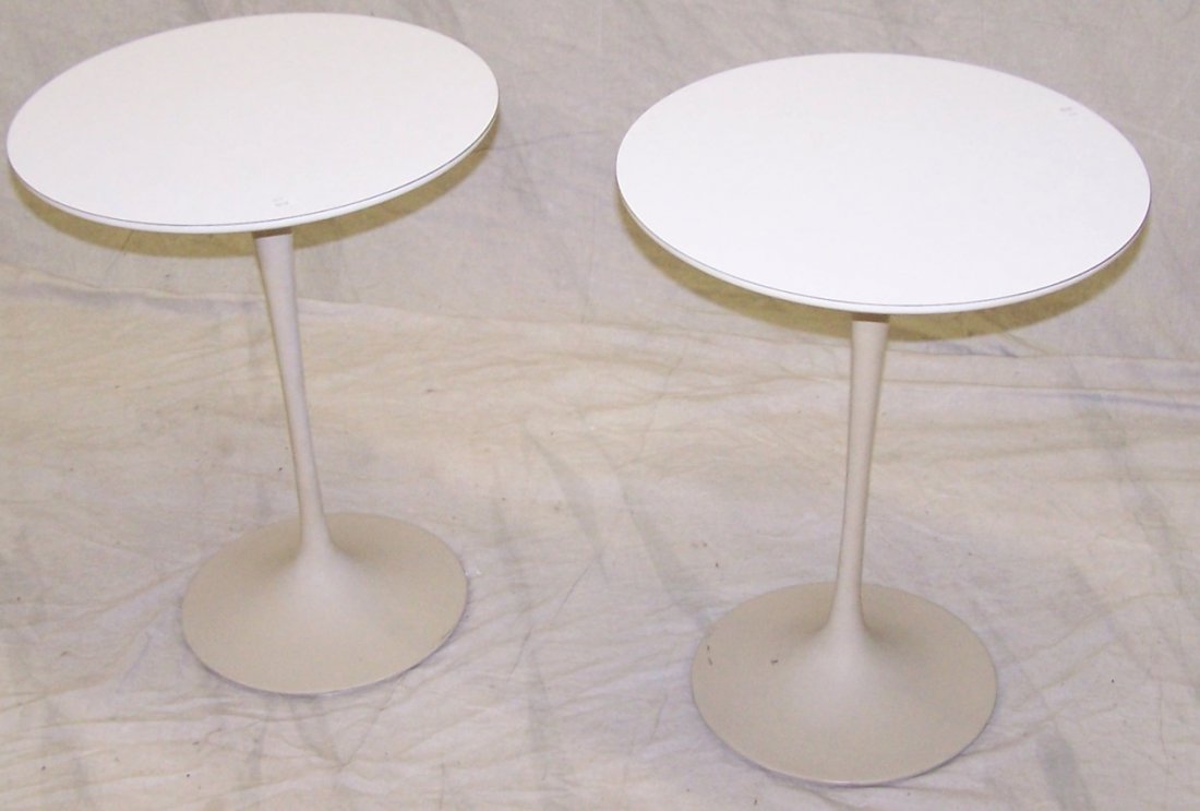 ***PAIR OF KNOLLS OCCASIONAL TABLES: Circular top raised on pedestal base, marked on underside ''Knoll International, 320 Park Ave New York, New York 10022'', approximate height 20 3/4'', diameter 16''.