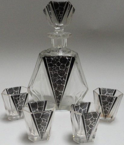 5 PIECE ART DECO DECANTER SET: 4 hexagonal glasses, approximate height 2 1/2" and decanter, height 9" with black triangular decoration.