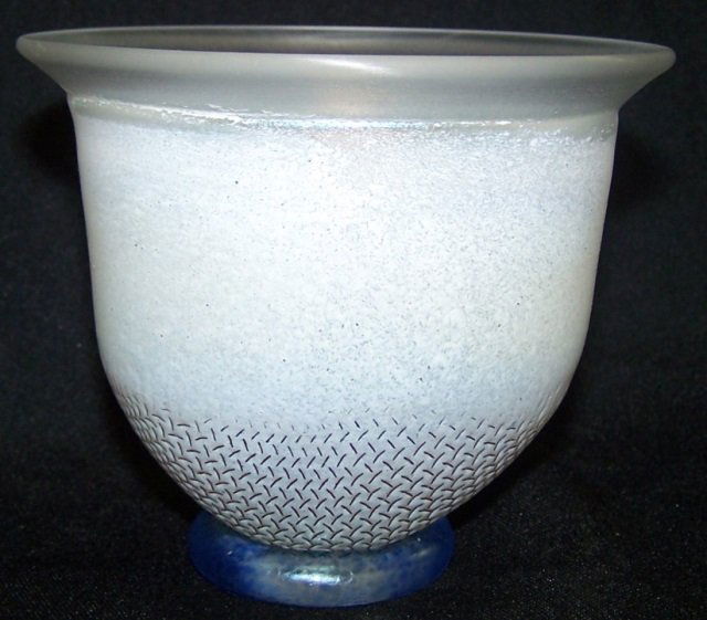 *KOSTA BODA ART GLASS BOWL BY BERTIL VALLIEN: Artist collection, cream ground with blue base, approximate height 3 1/4".