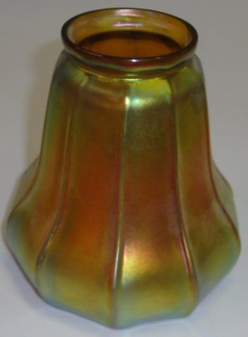 *STEUBEN ART GLASS SHADE: Having ribbed design, approximate height 5", fitter diameter 2 1/4".