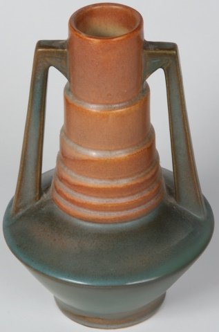 *ROSEVILLE ART POTTERY 2-HANDLED VASE (1 of 5)