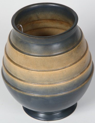 *ROSEVILLE ART POTTERY VASE: Futura "Stepped Egg", unmarked, approximate height 7".