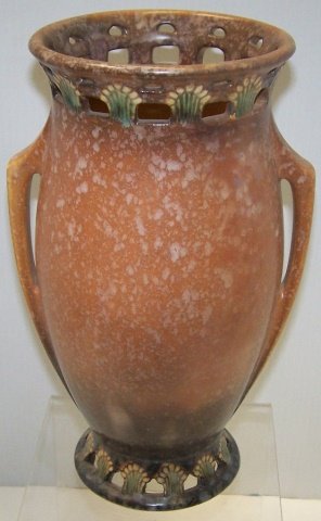 *ROSEVILLE ART POTTERY 2-HANDLED VASE (1 of 7)