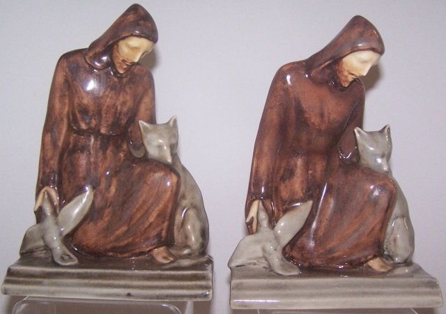 *PAIR OF ROOKWOOD ART POTTERY FIGURAL BOOKENDS (1 of 5)