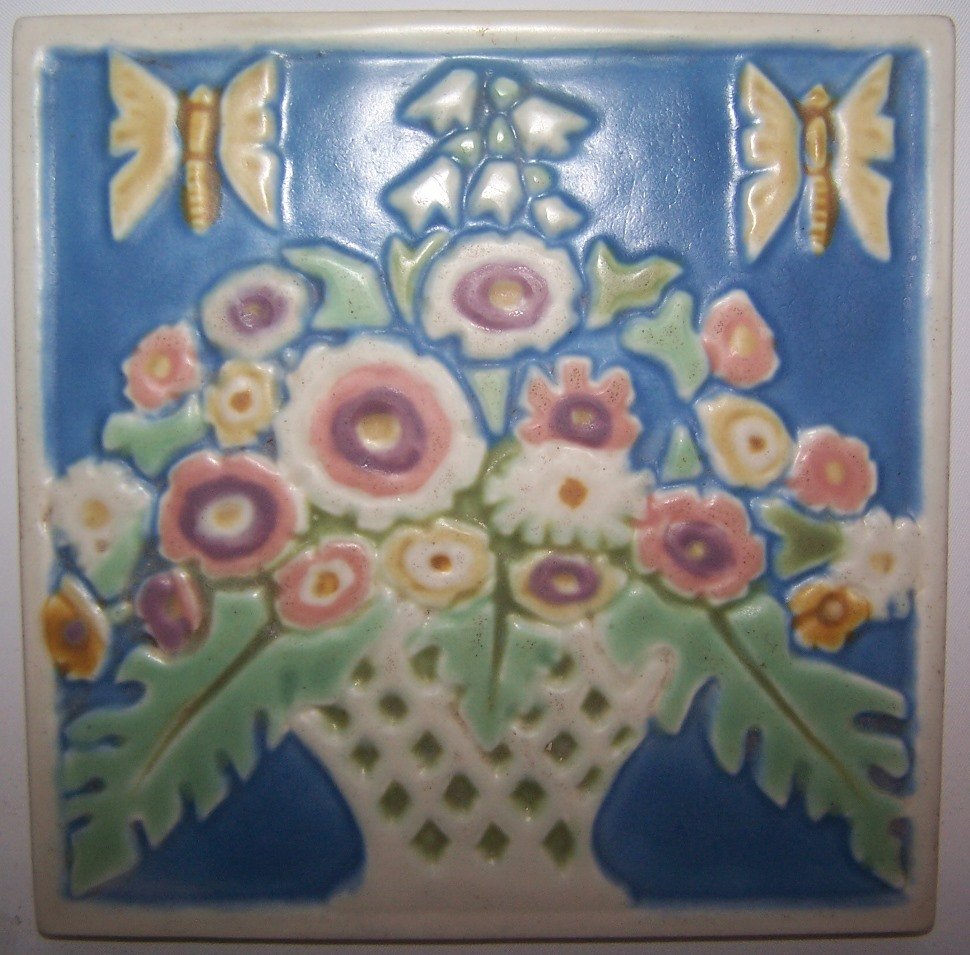 *ROOKWOOD ART POTTERY TRIVET (1 of 2)