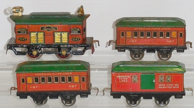 *AMERICAN FLYER O GAUGE TIN LITHO PASSENGER SET: #1090 locomotive, #1108 baggage car and 2 #1107 Pullman coaches.