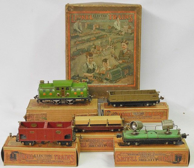 *LIONEL O GAUGE TRAIN SET (1 of 4)