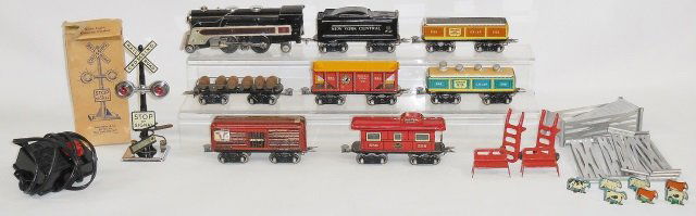 *MARX TIN FREIGHT TRAIN SET WITH ACCESSORIES (1 of 5)