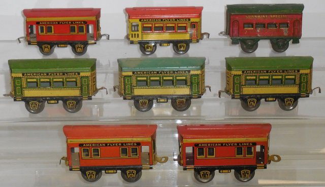 *GROUP OF AMERICAN FLYER TIN LITHO COACHES (1 of 3)