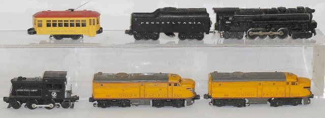 *2 GROUPS OF LIONEL POST-WAR TRAINS (1 of 1)