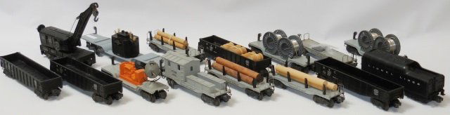 *GROUP OF LIONEL POST-WAR ROLLING STOCK (1 of 4)