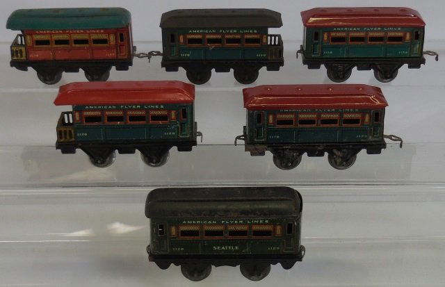 *GROUP OF AMERICAN FLYER TIN LITHO COACHES (1 of 3)