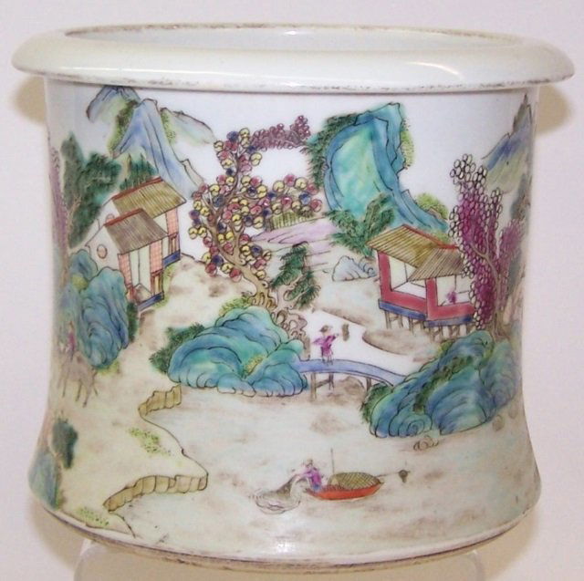 *ORIENTAL PORCELAIN BRUSH POT (1 of 6)