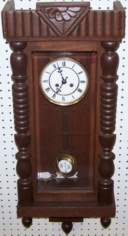 *20TH C. WALL CLOCK (1 of 2)