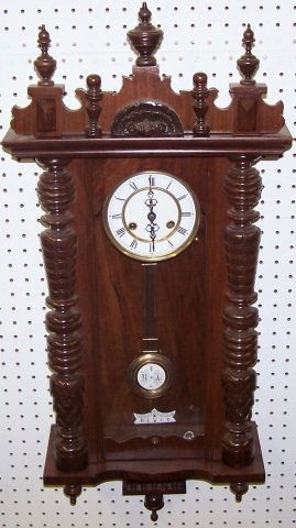 *20TH C. WALL CLOCK (1 of 2)