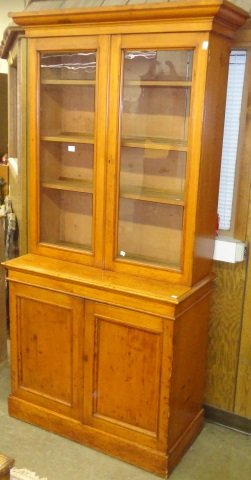 *19TH C. COUNTRY STYLE STEPBACK CUPBOARD (1 of 1)
