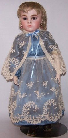 *BRU BISQUE HEAD DOLL (1 of 10)