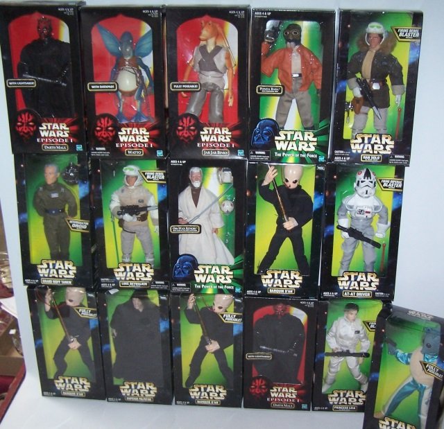 GROUP OF 12" STAR WARS FIGURES (1 of 1)