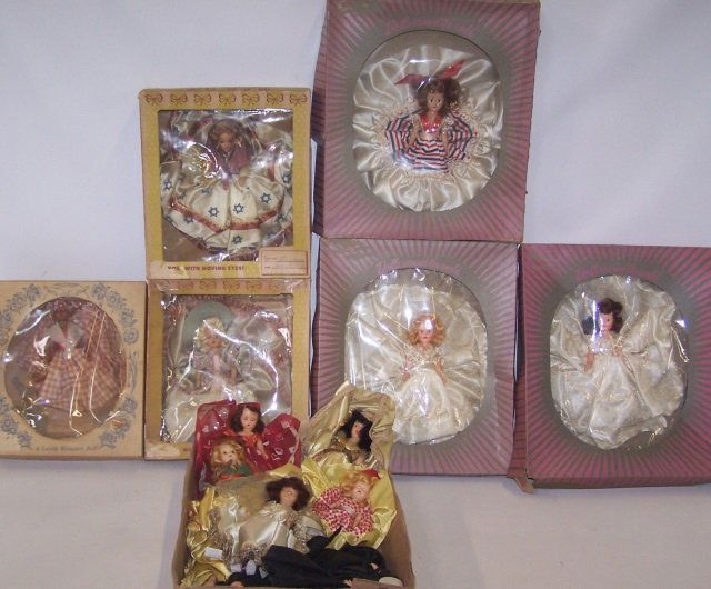 13 MID-CENTURY HARD PLASTIC DOLLS (1 of 2)