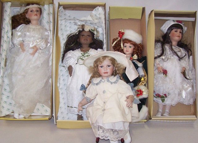 5 SEYMOUR MANN PORCELAIN DOLLS (1 of 1)