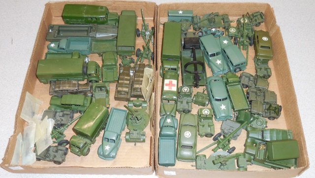 *2 GROUPS OF LOOSE DINKY DIECAST MILITARY MODELS (1 of 1)