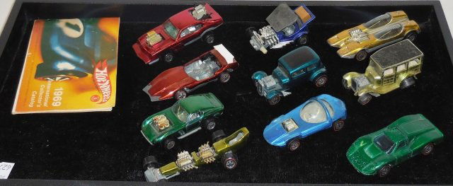 *GROUP OF DIECAST CARS (1 of 1)