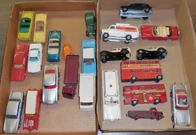 *2 GROUPS OF DIECAST VEHICLES (1 of 1)