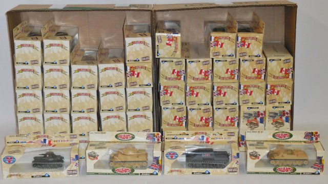 *2 GROUPS OF SOLIDO DIECAST MILITARY MODELS (1 of 2)