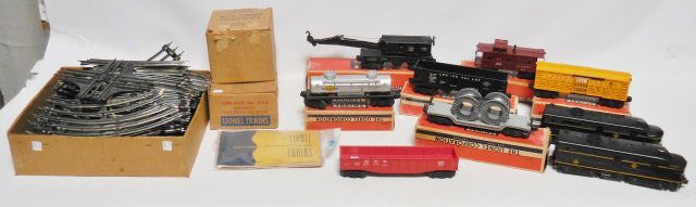 *GROUP OF LIONEL O GAUGE TRAINS AND ACCESSORIES (1 of 9)