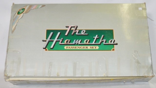 *LIONEL O GAUGE HIAWATHA PASSENGER SET (1 of 3)