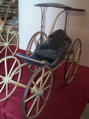 *VICTORIAN DOLL BUGGY (1 of 2)