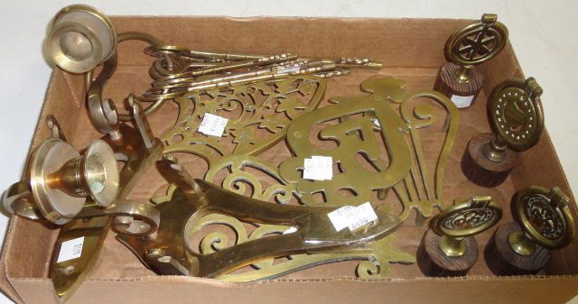 *GROUP OF BRASS: Keys, wall sconces, trivets, etc.