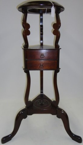 *QUEEN ANNE STYLE MAHOGANY BASIN STAND (1 of 1)