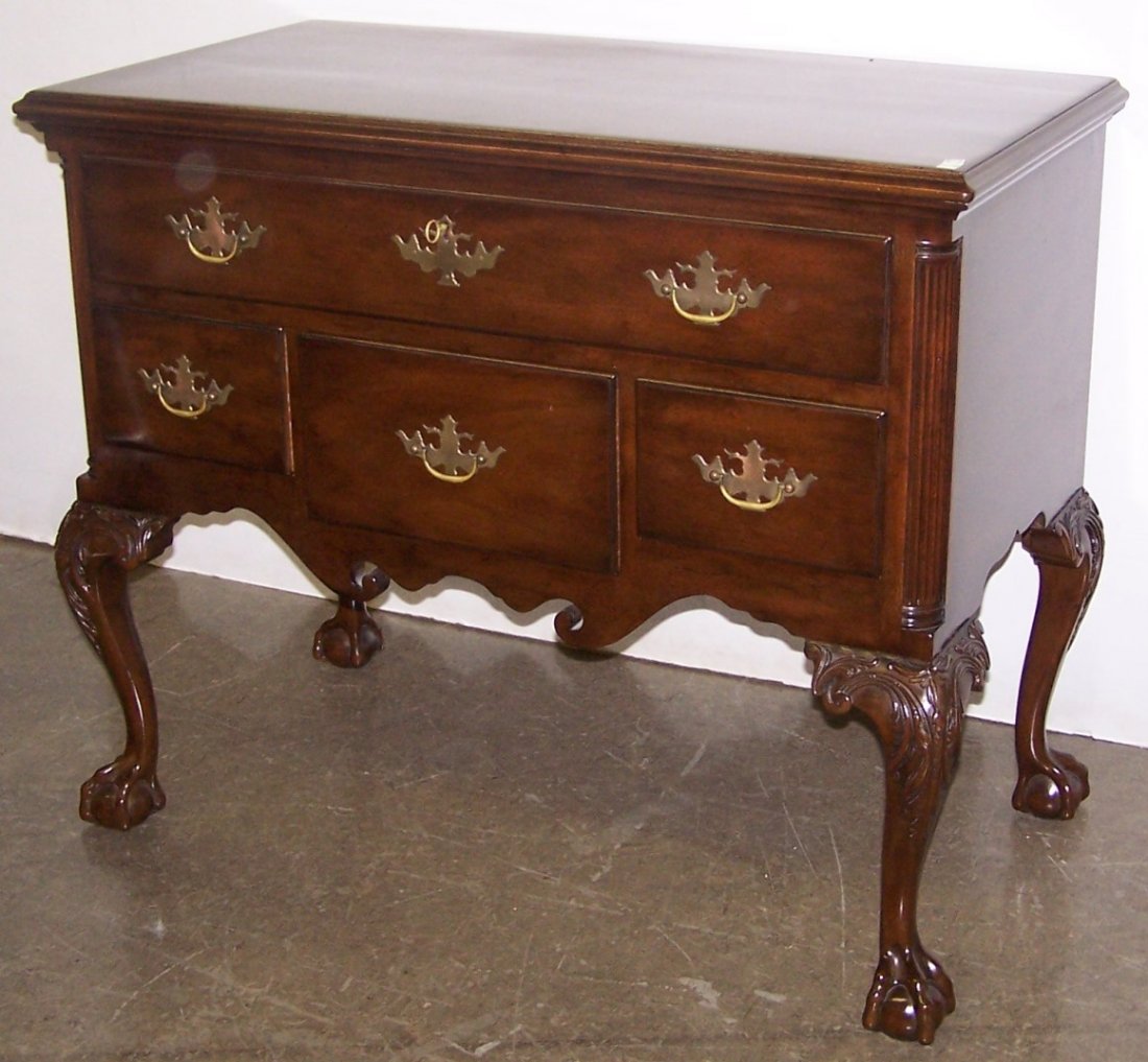 *GEORGIAN STYLE MAHOGANY LOWBOY, KITTINGER (1 of 5)