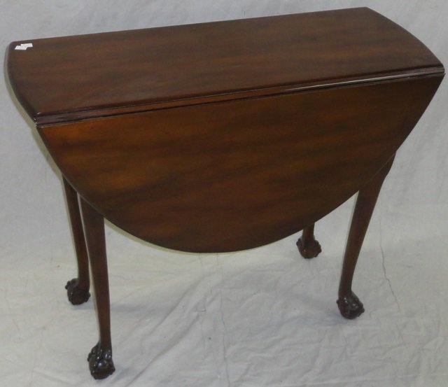*3 GEORGIAN STYLE MAHOGANY DROP LEAF TABLE (1 of 2)