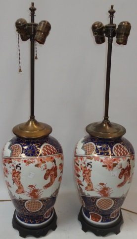*PAIR OF ORIENTAL VASES (1 of 4)