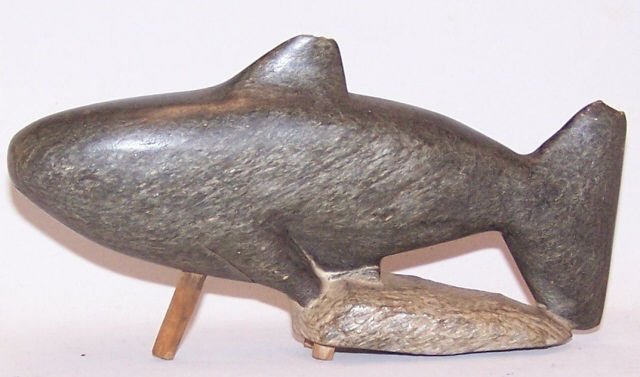 *CARVED SOAPSTONE SCULPTURE: Whale by Tommy Annahatuk, approximate height 3 1/2", length 6 3/4".