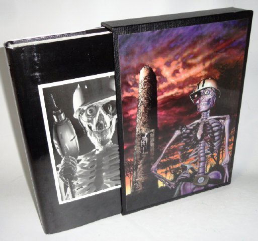 *STEPHEN KING HARDCOVER BOOK (1 of 4)