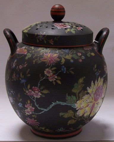 WEDGWOOD POTPOURRI VASE (1 of 6)
