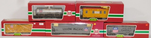 *5 PIECES OF LGB FREIGHT ROLLING STOCK (1 of 2)