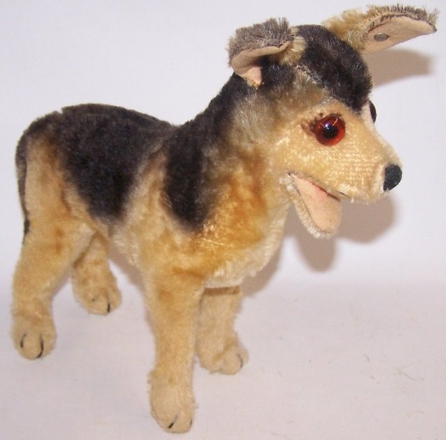 *STEIFF FIGURE (1 of 4)