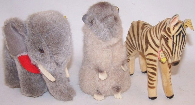 *3 STEIFF FIGURES (1 of 5)