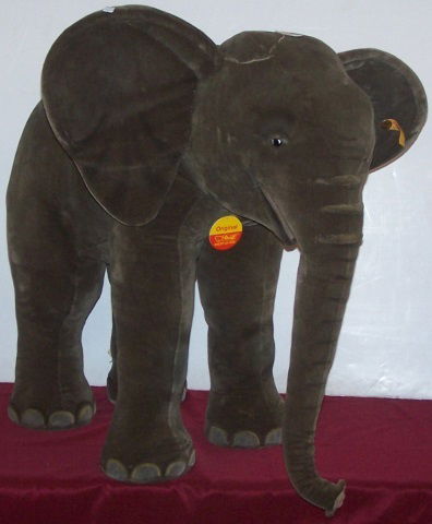 *STEIFF STUDIO ELEPHANT (1 of 4)
