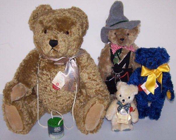 *4 DECORATIVE BEARS (1 of 3)